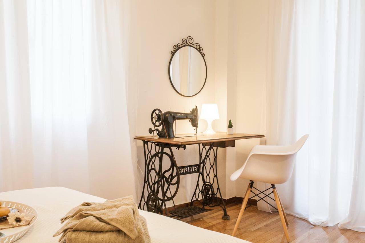 Classy Private Double Rooms In Apartment Next To Acropolis أثينا المظهر الخارجي الصورة